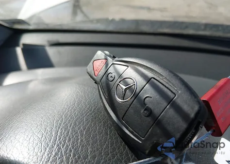 2004 Mercedes-Benz C 230 Kompressor Sport z USA, uszkodzony, nr VIN WDBRN40J34A613463